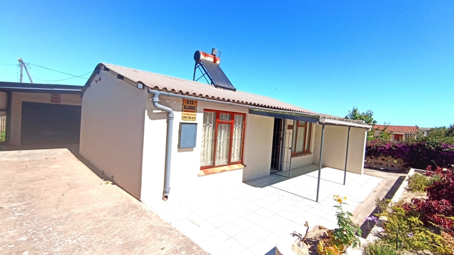 2 Bedroom Property for Sale in Louwville Western Cape